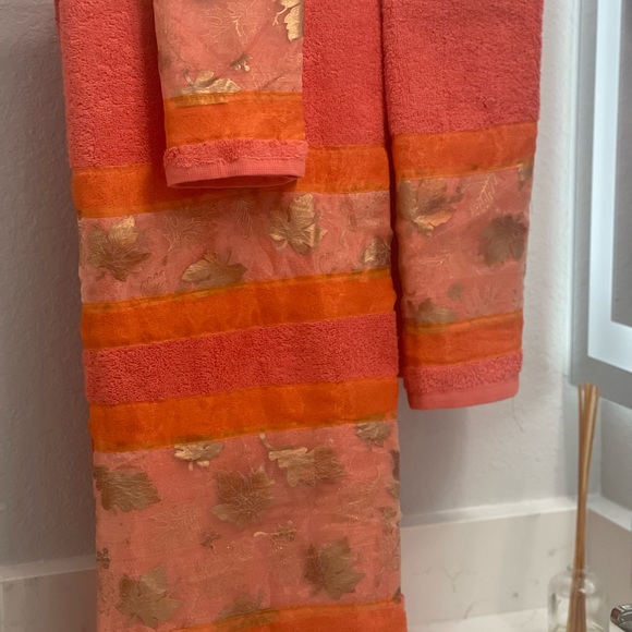 Towels - Picture 4 of 5